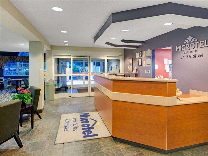 Microtel Inn & Suites By Wyndham Cherokee Eksteriør bilde