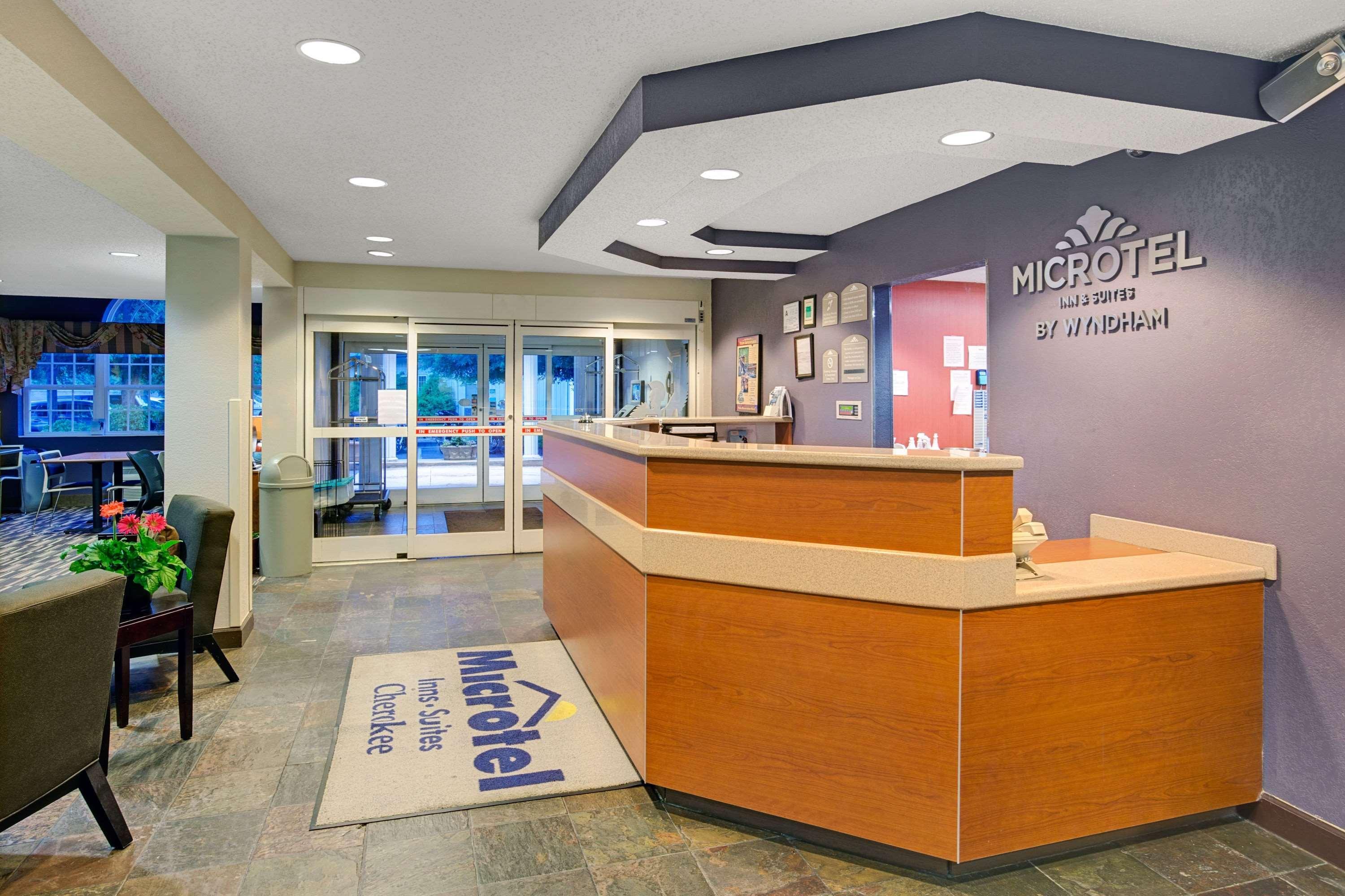 Microtel Inn & Suites By Wyndham Cherokee Eksteriør bilde