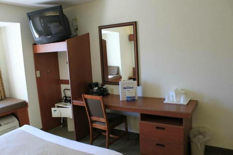 Microtel Inn & Suites By Wyndham Cherokee Eksteriør bilde